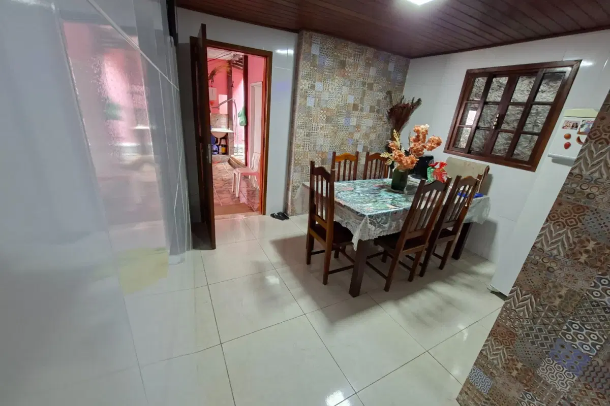 Casa à venda no Ponto Chic com 2 quartos