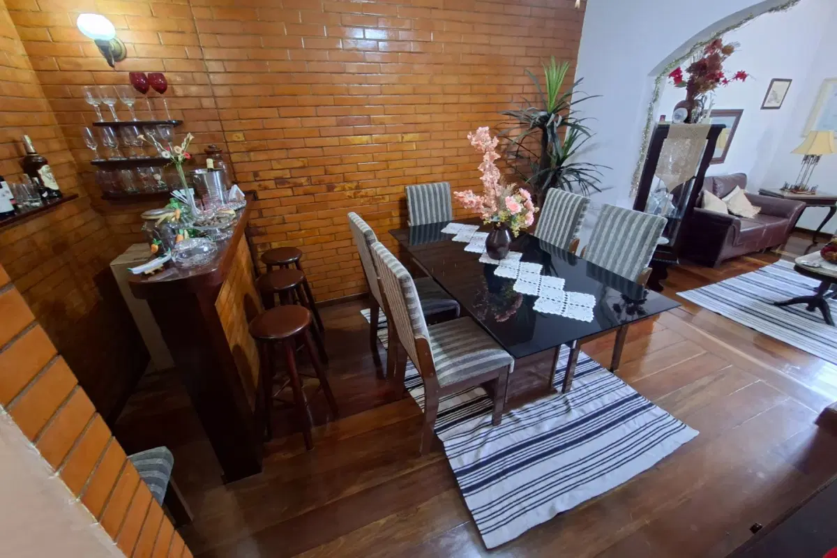 Casa à venda no Ponto Chic com 2 quartos