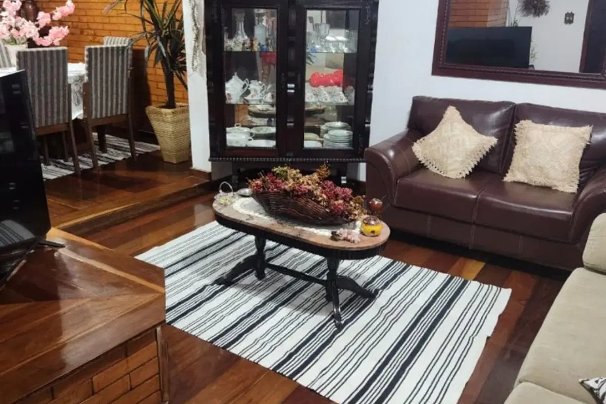 Casa à venda no Ponto Chic com 2 quartos