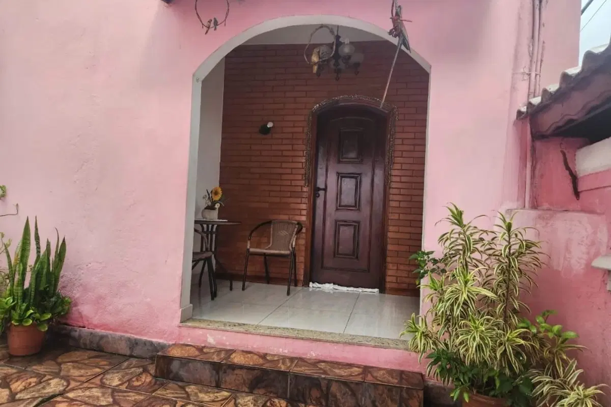 Casa à venda no Ponto Chic com 2 quartos