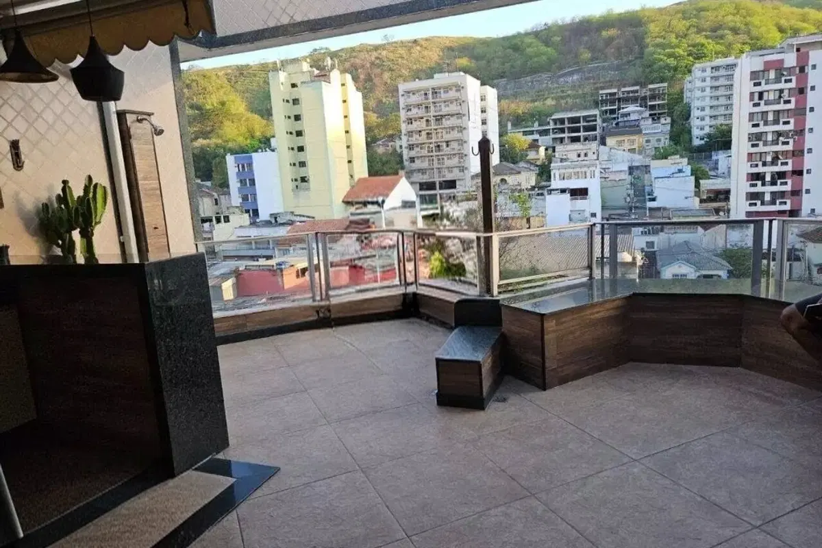 Cobertura à venda no Centro com 4 quartos