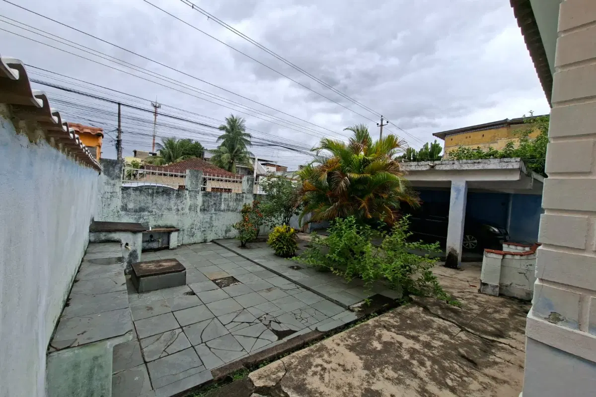 Casa à venda no Manoel Reis I com 4 quartos