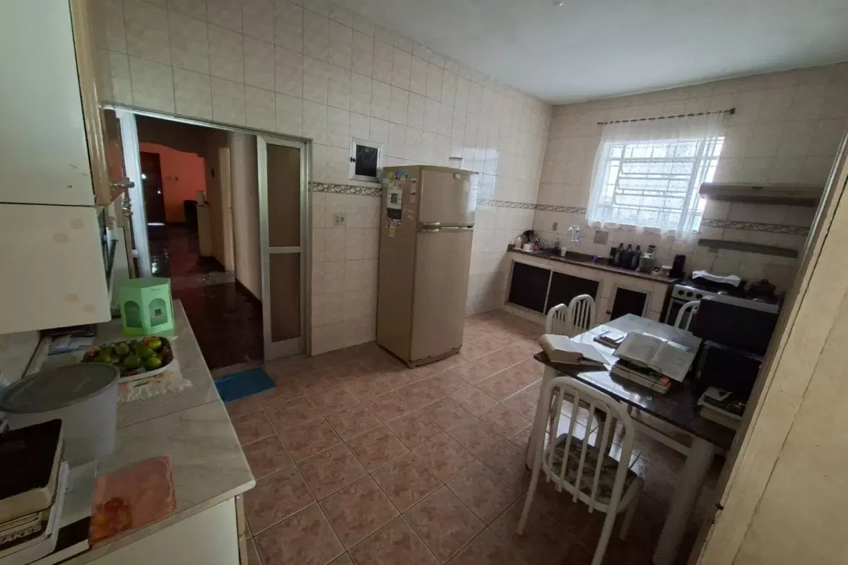 Casa à venda no Manoel Reis I com 4 quartos