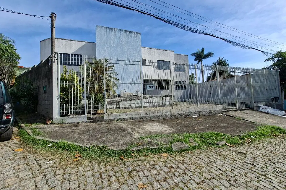 Casa à venda no Moqueta com 4 quartos