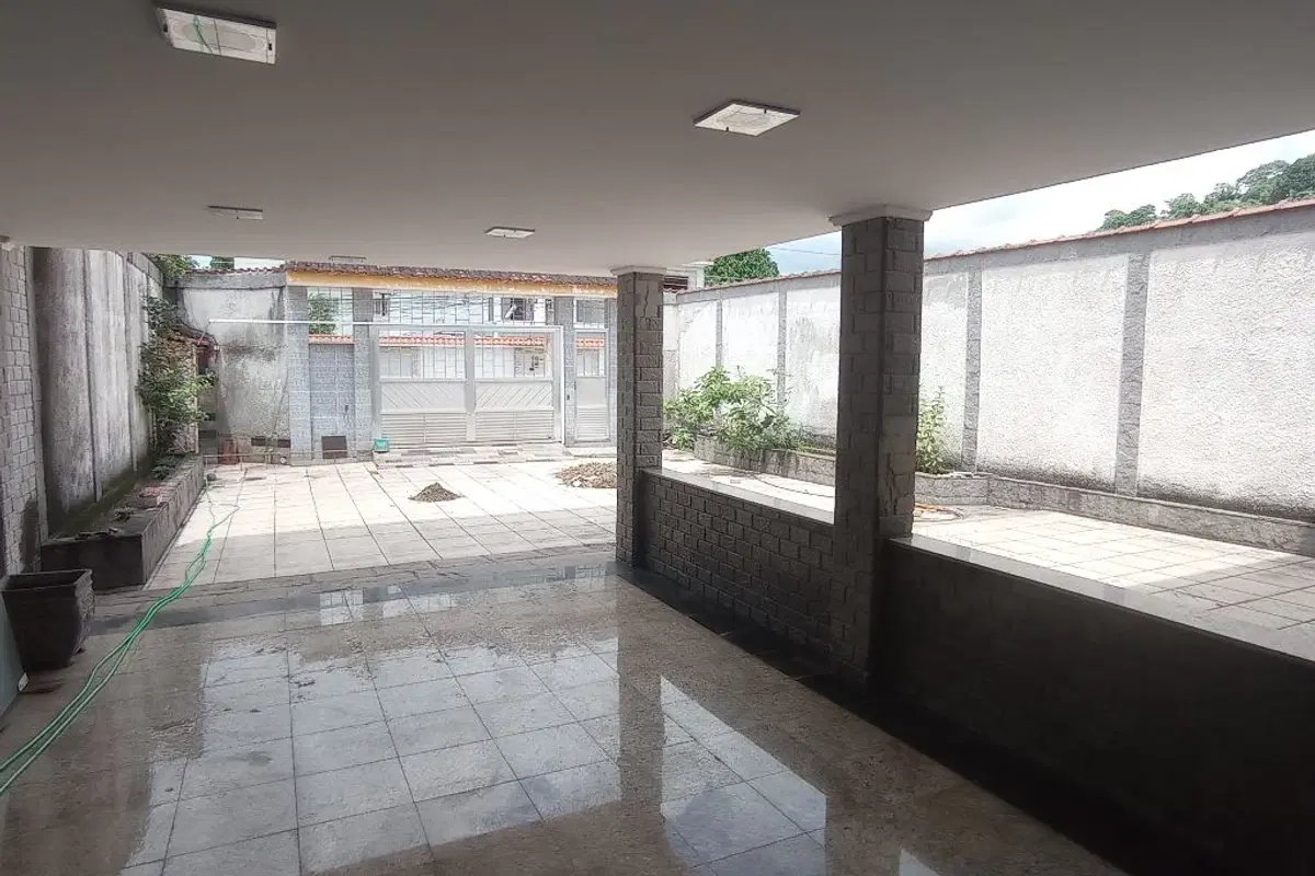 Casa à venda no Miguel Couto com 4 quartos