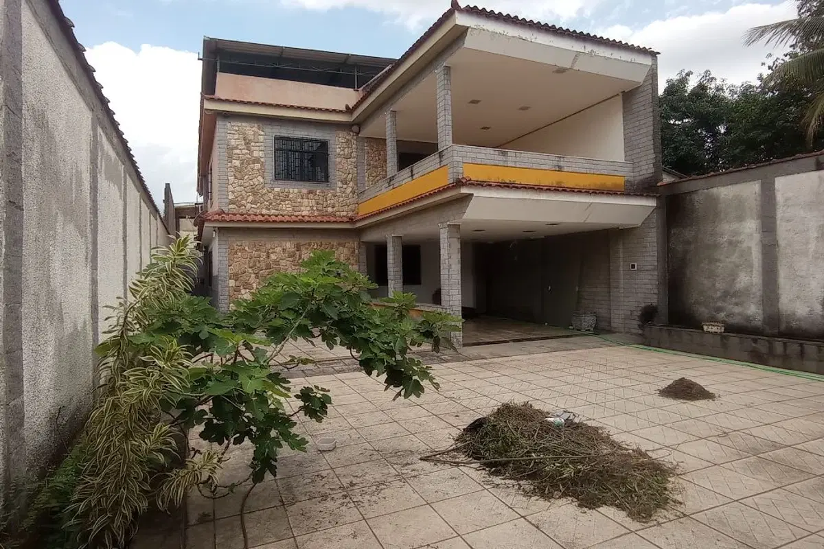 Casa à venda no Miguel Couto com 4 quartos