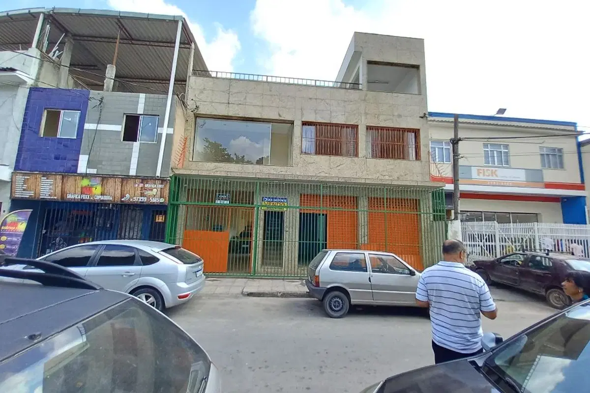 Casa comercial à venda no Miguel Couto com 4 salas
