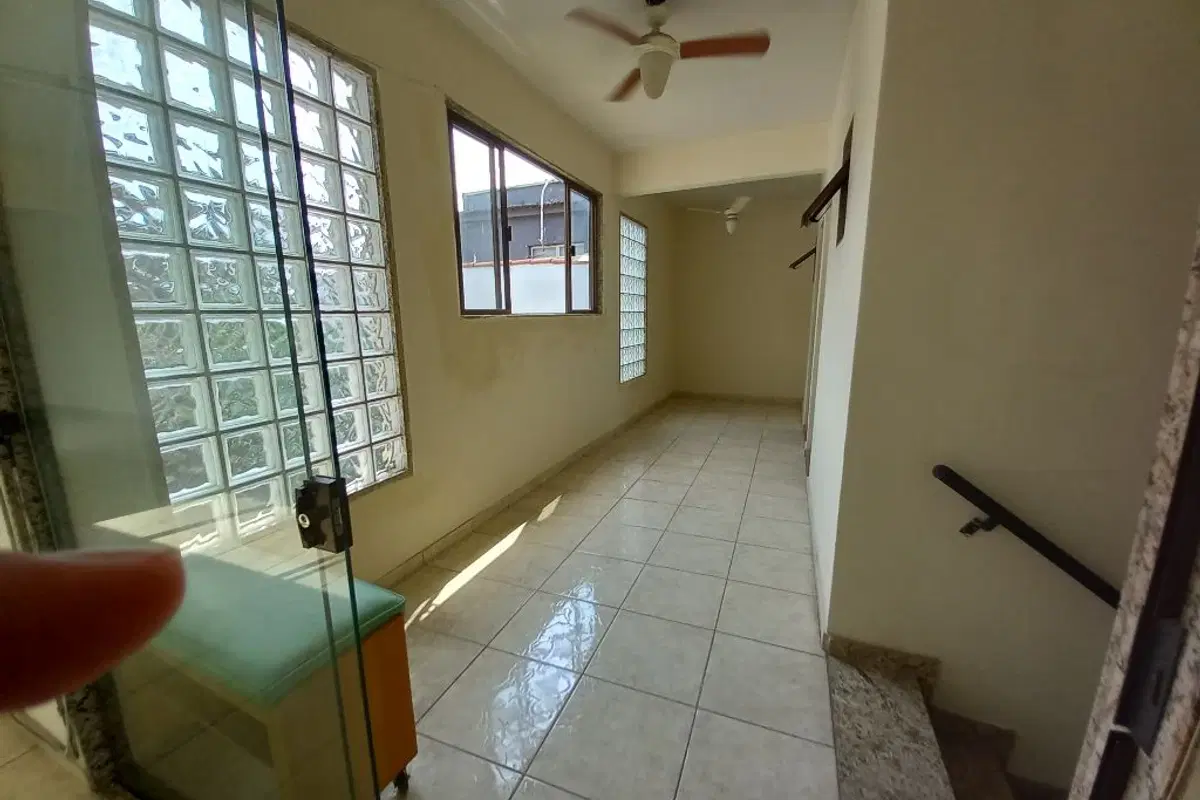 Casa comercial à venda no Miguel Couto com 4 salas