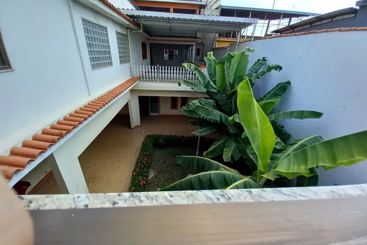 Casa comercial à venda no Miguel Couto com 4 salas