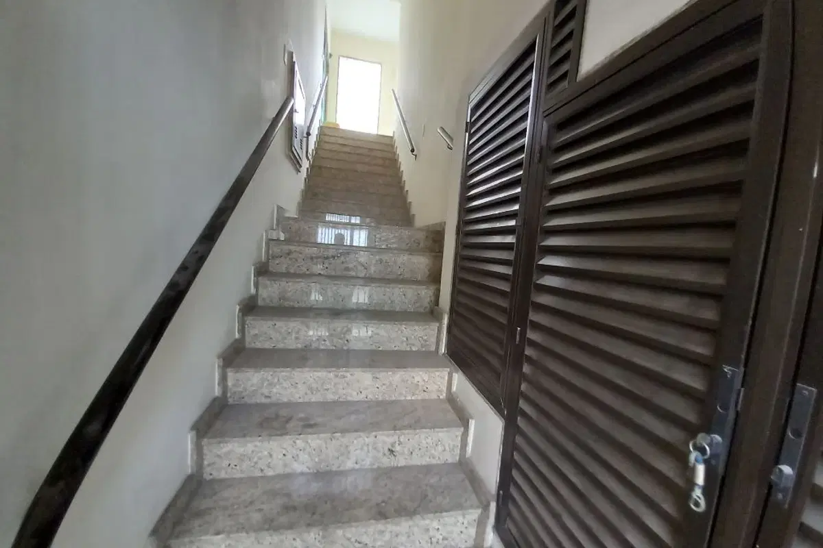 Casa comercial à venda no Miguel Couto com 4 salas