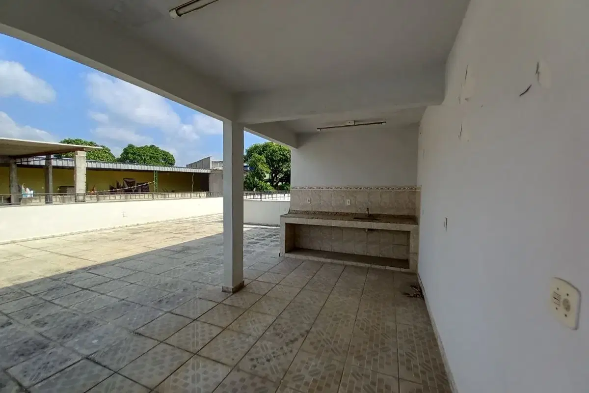 Casa comercial à venda no Miguel Couto com 4 salas