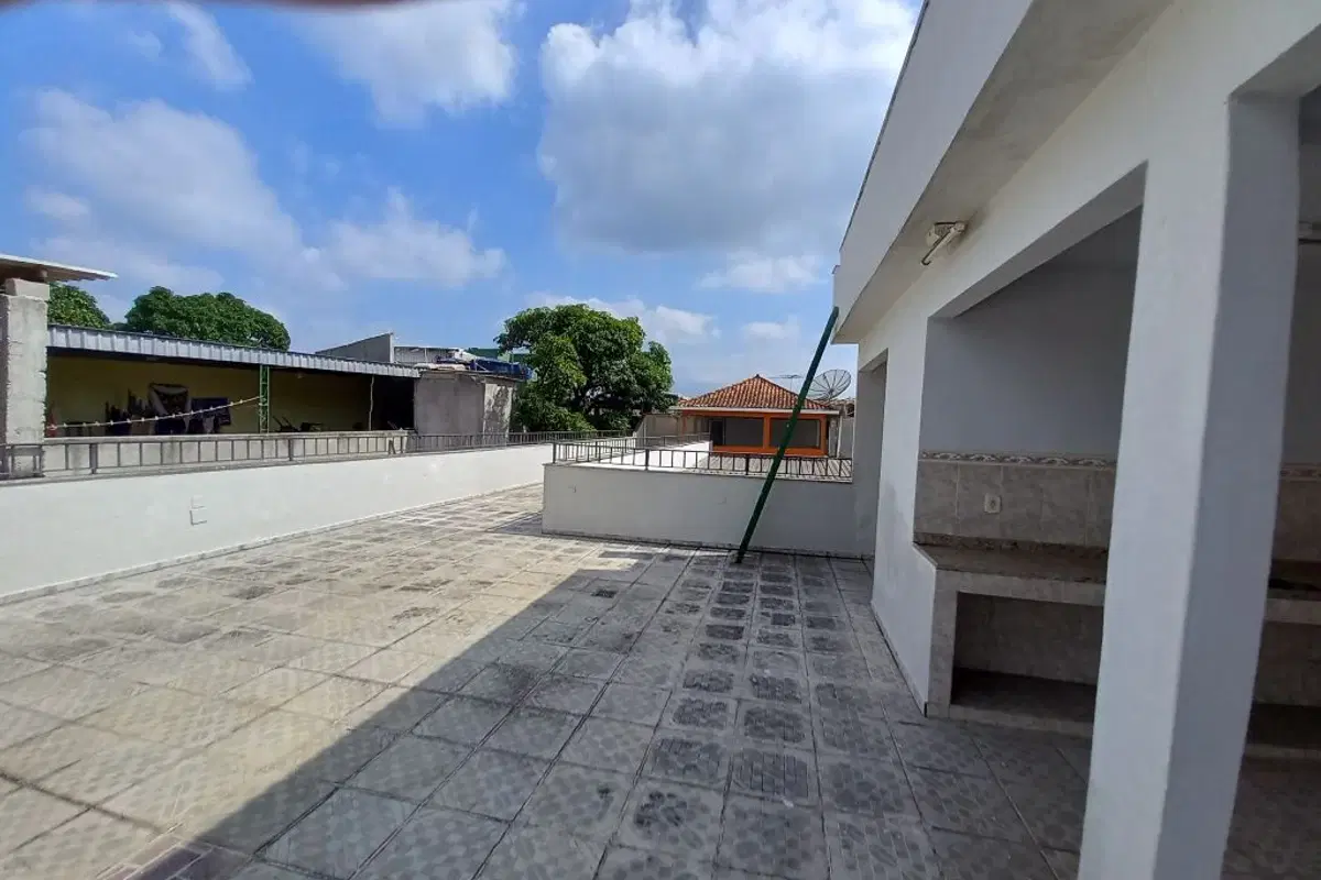 Casa comercial à venda no Miguel Couto com 4 salas