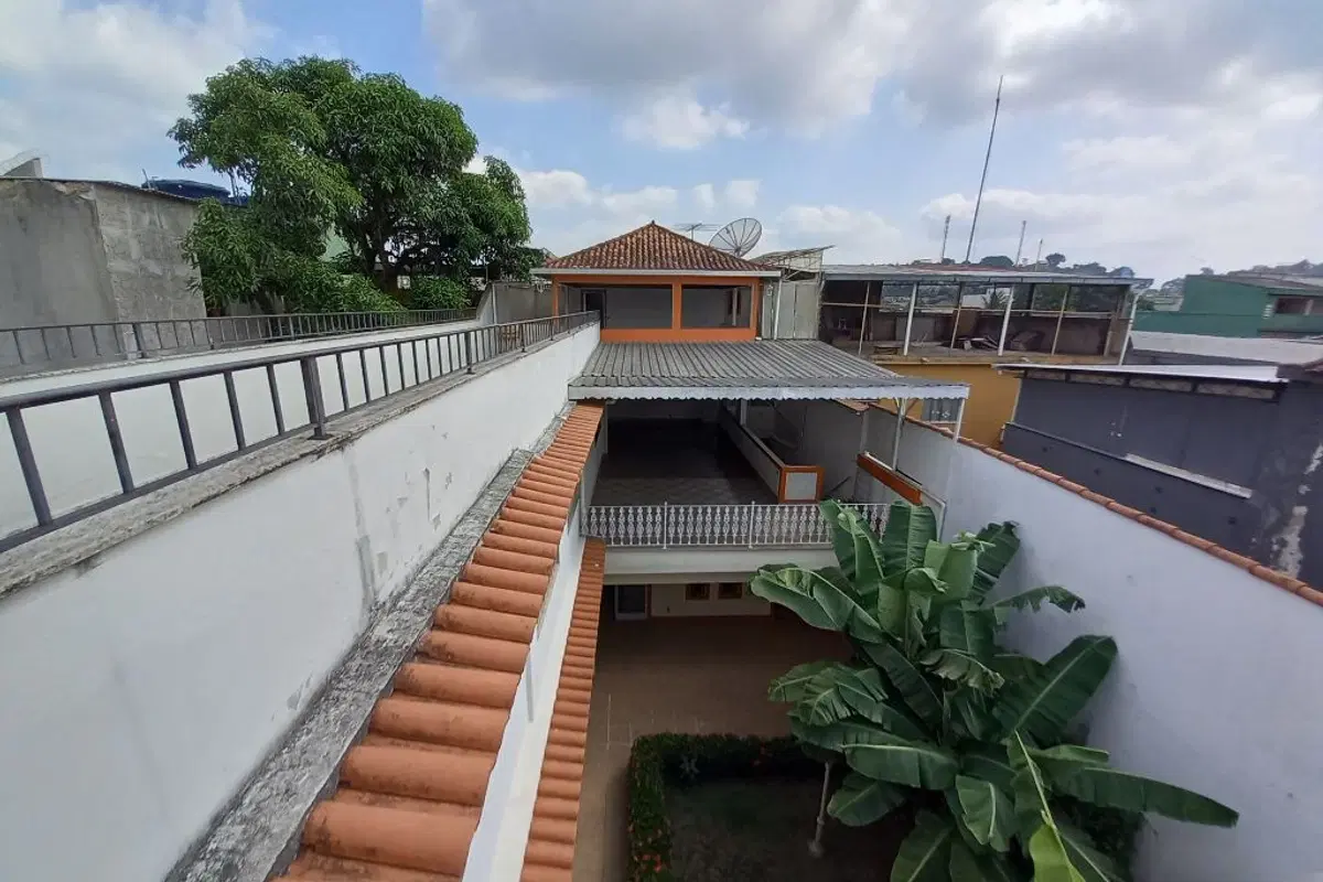 Casa comercial à venda no Miguel Couto com 4 salas
