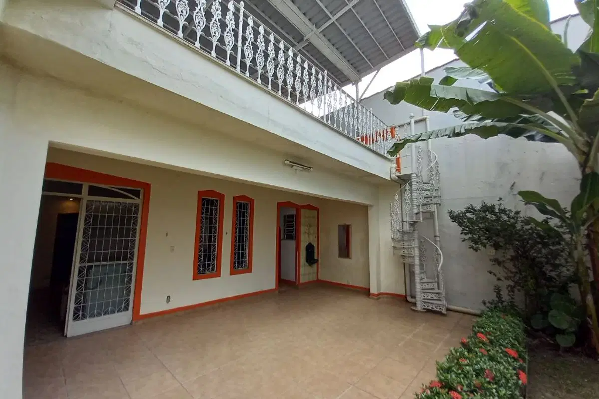 Casa comercial à venda no Miguel Couto com 4 salas
