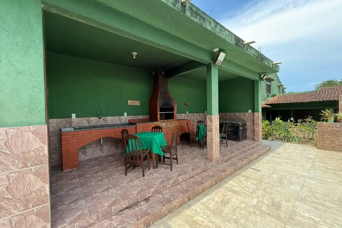 Casa à venda no Tinguá com 5 quartos