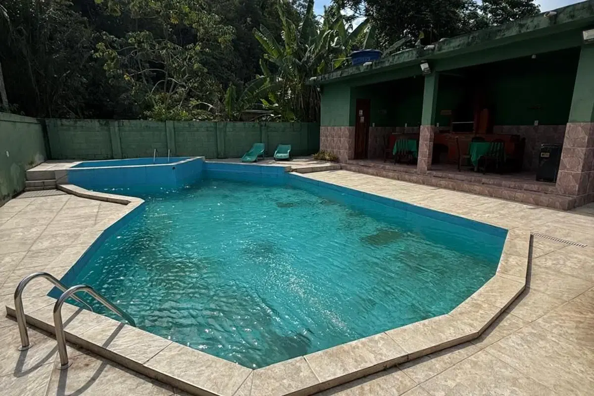 Casa à venda no Tinguá com 5 quartos