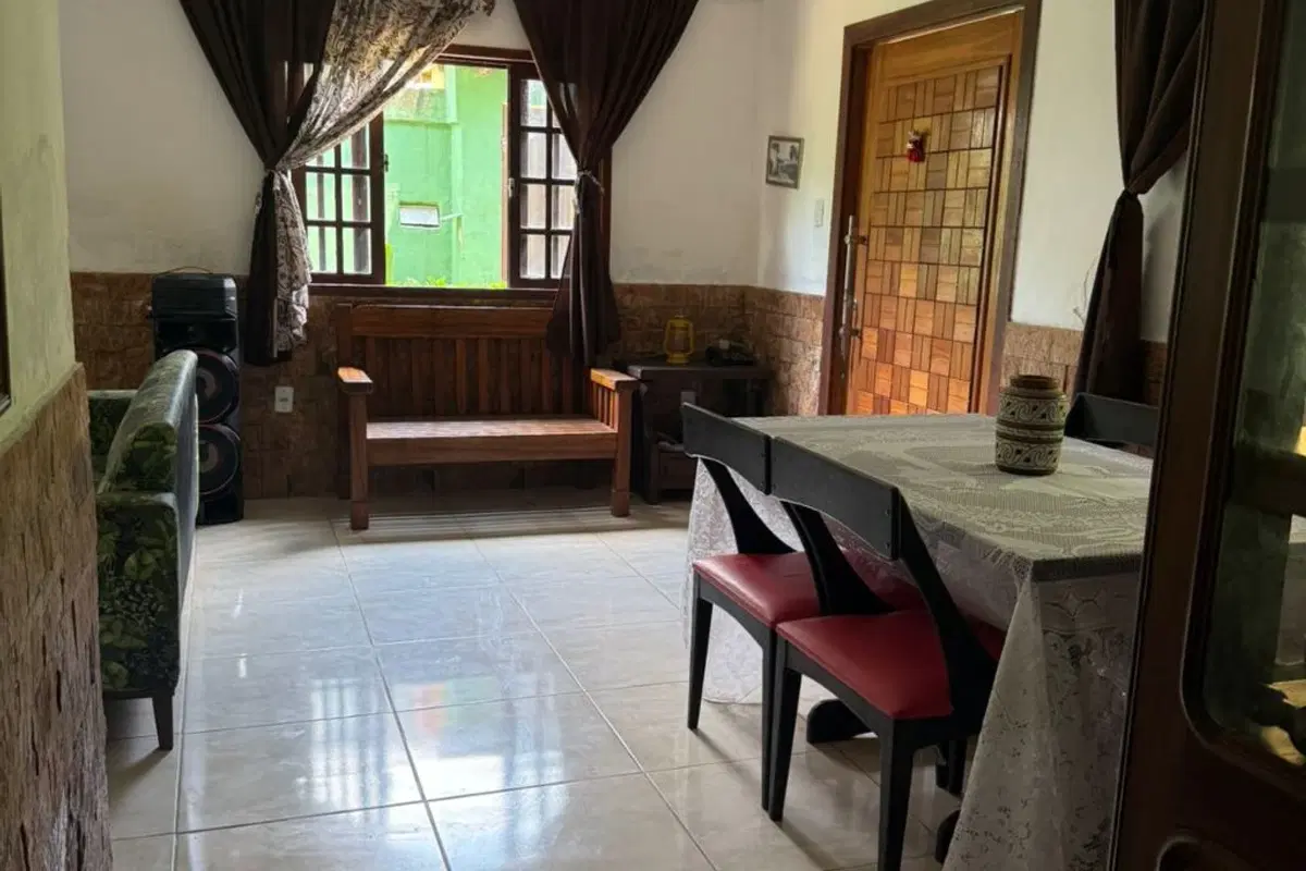 Casa à venda no Tinguá com 5 quartos