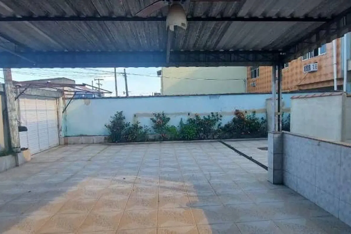 Casa à venda no Andrade Araujo com 3 quartos